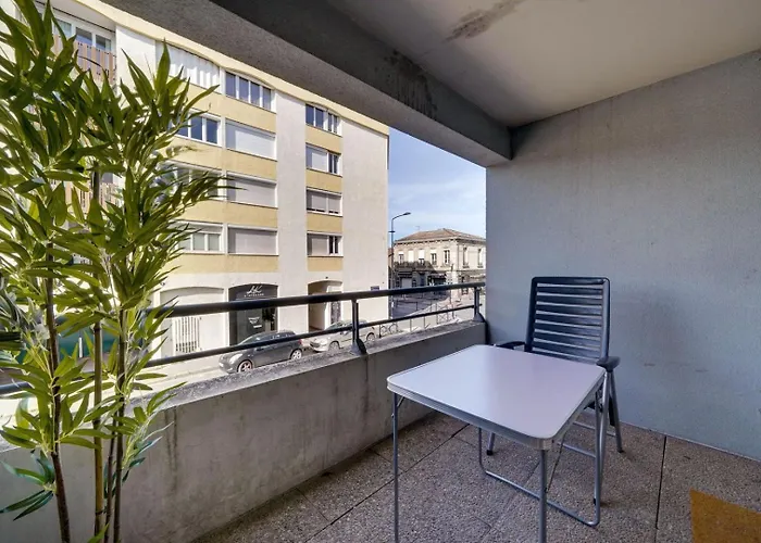 Lovely Bordeaux Flat With Parking