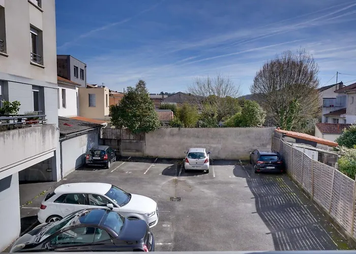 Lovely Bordeaux Flat With Parking